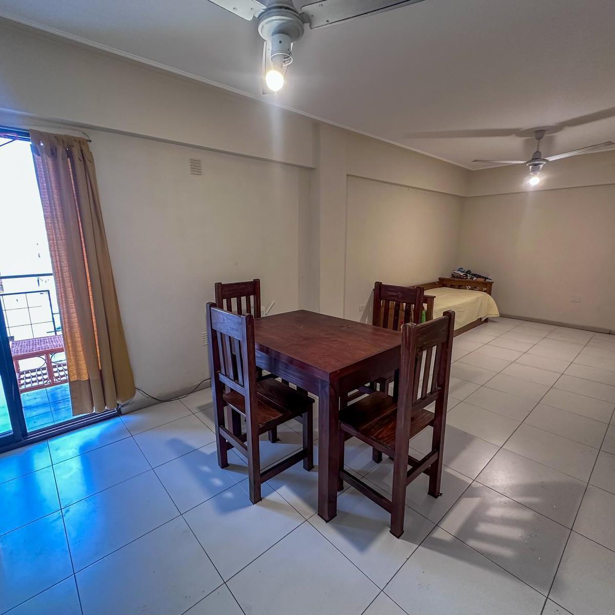 Departamento en de 1 Dormitorio en Mendoza Al 300, Sm de Tucumán 3