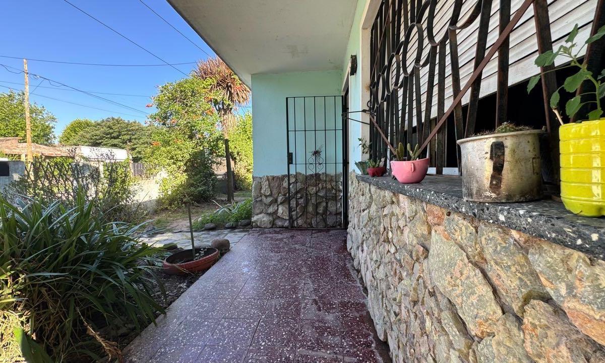 Venta Casa 3 Amb con Pileta en Merlo 5