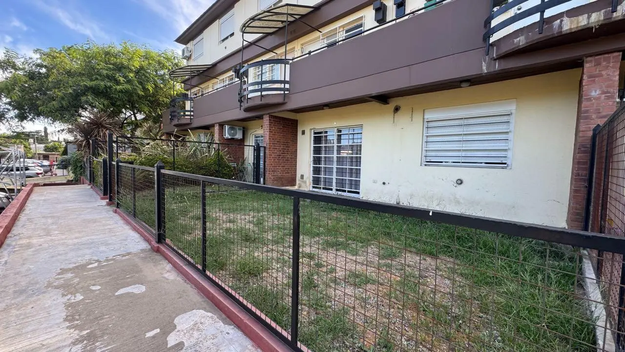 Alquiler depto 2amb Barrio cerrado Hogar obrero - Paso del Rey 2