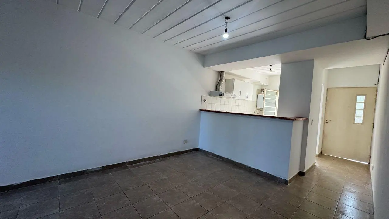 Alquiler depto 2amb Barrio cerrado Hogar obrero - Paso del Rey 3