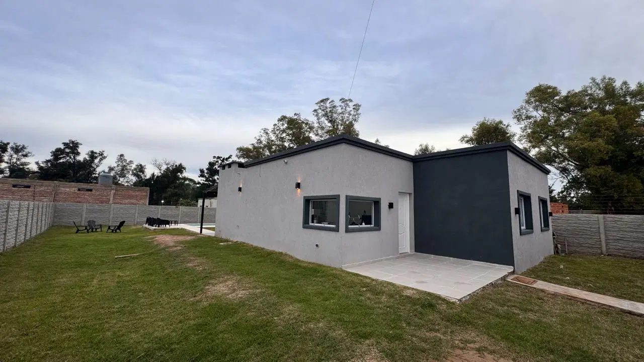 Venta casa minimalista + pileta- Francisco Álvarez 1