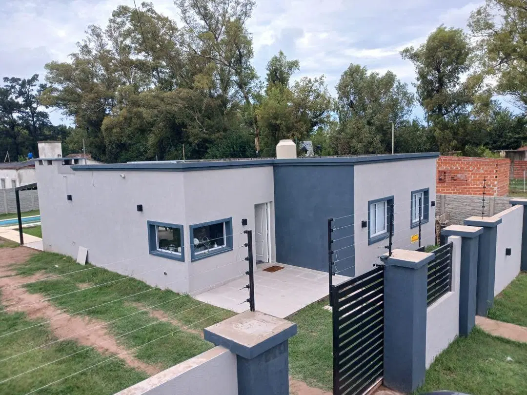 Venta casa minimalista + pileta- Francisco Álvarez 5
