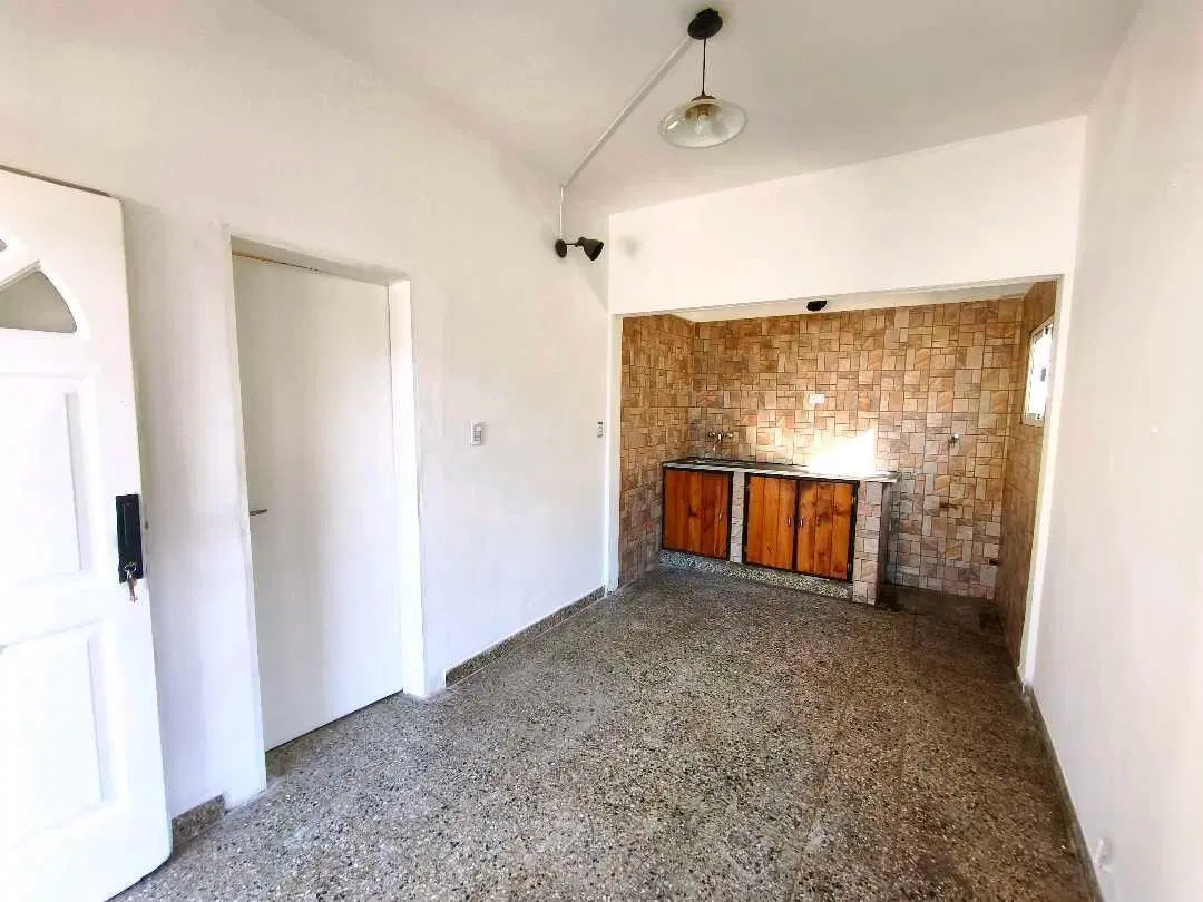 Alquiler casa 2 amb- Barrio Asunción- Paso Del rey 5