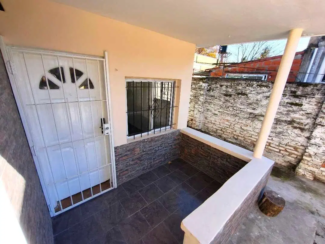 Alquiler casa 2 amb- Barrio Asunción- Paso Del rey 4