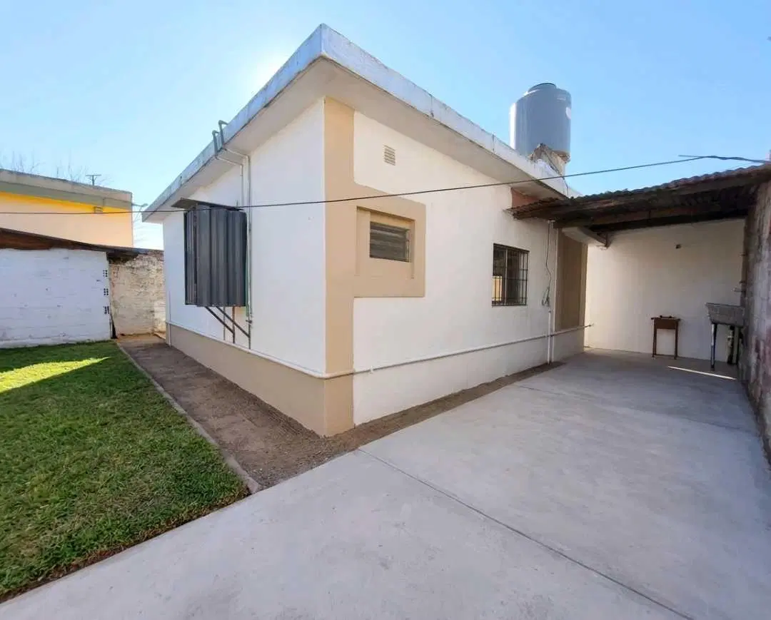 Alquiler casa 2 amb- Barrio Asunción- Paso Del rey 2