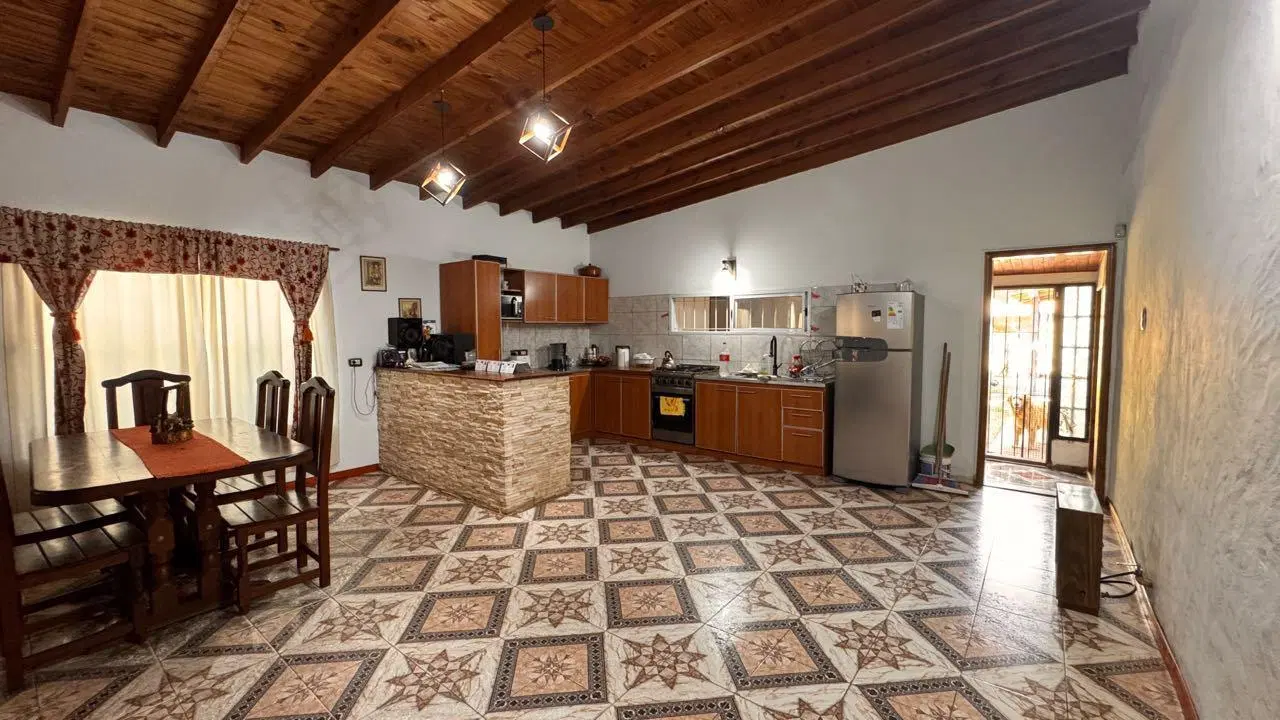 VENTA 3 DEPTOS + Casa 5 hab | BARRIO LA QUEBRADA – PASO DEL REY 5