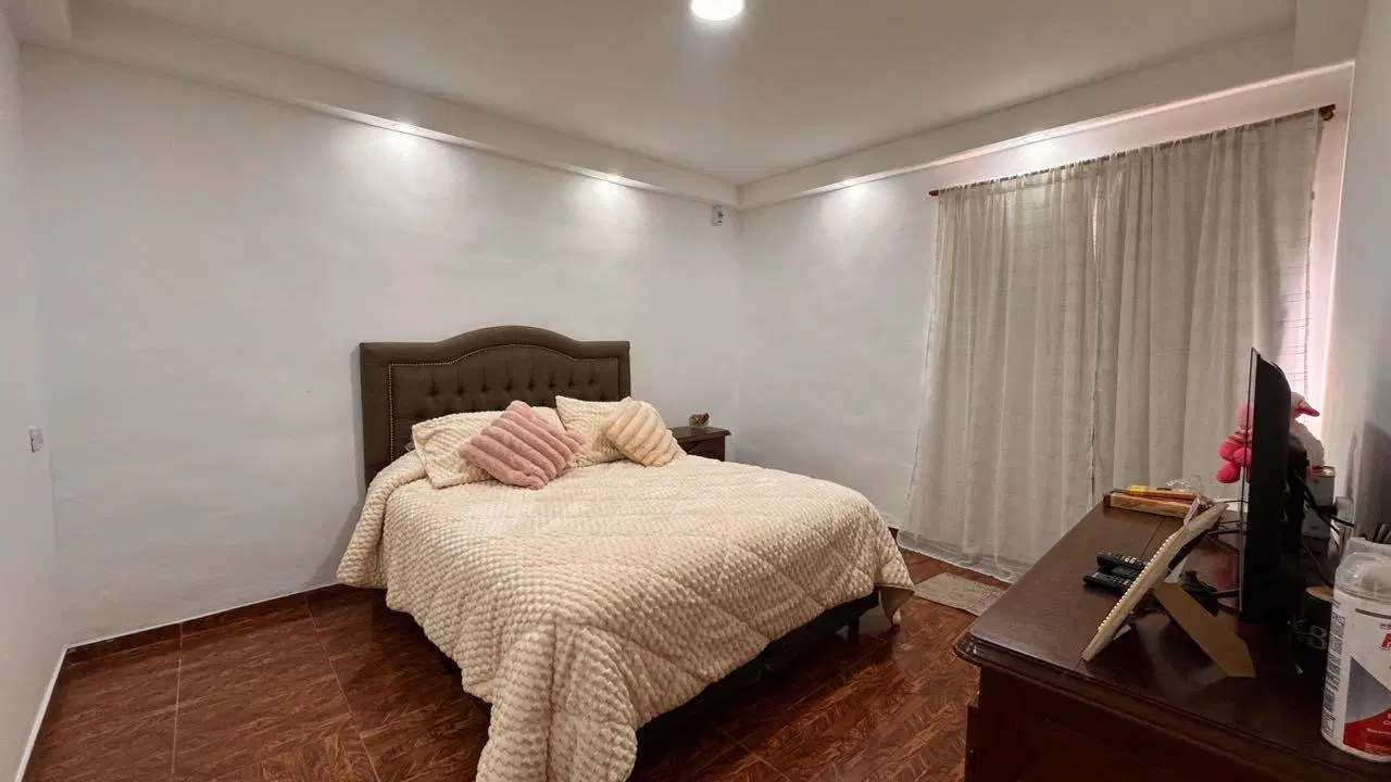 VENTA 3 DEPTOS + Casa 5 hab | BARRIO LA QUEBRADA – PASO DEL REY 8