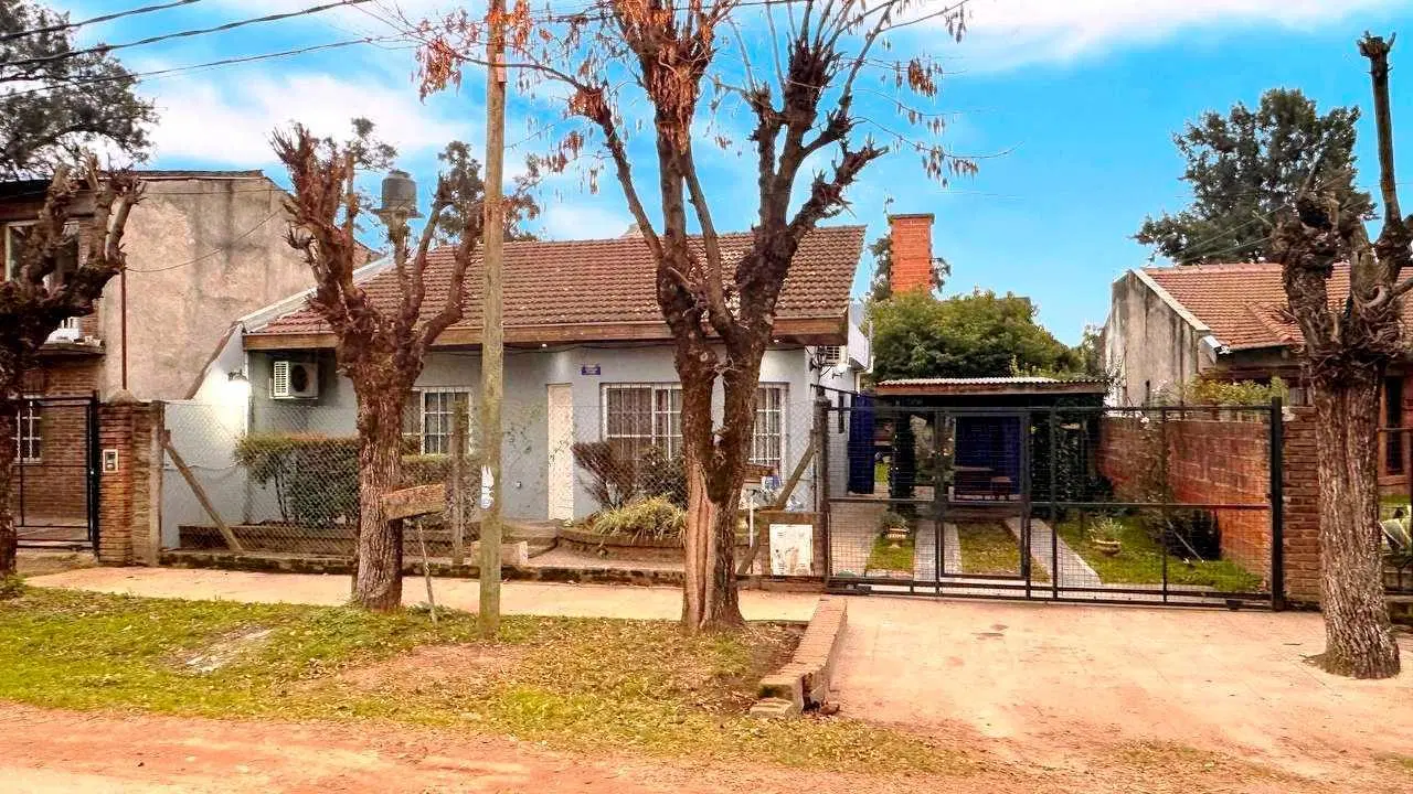 Casa en venta 2 dormitorios – Villa Salas, Moreno 1