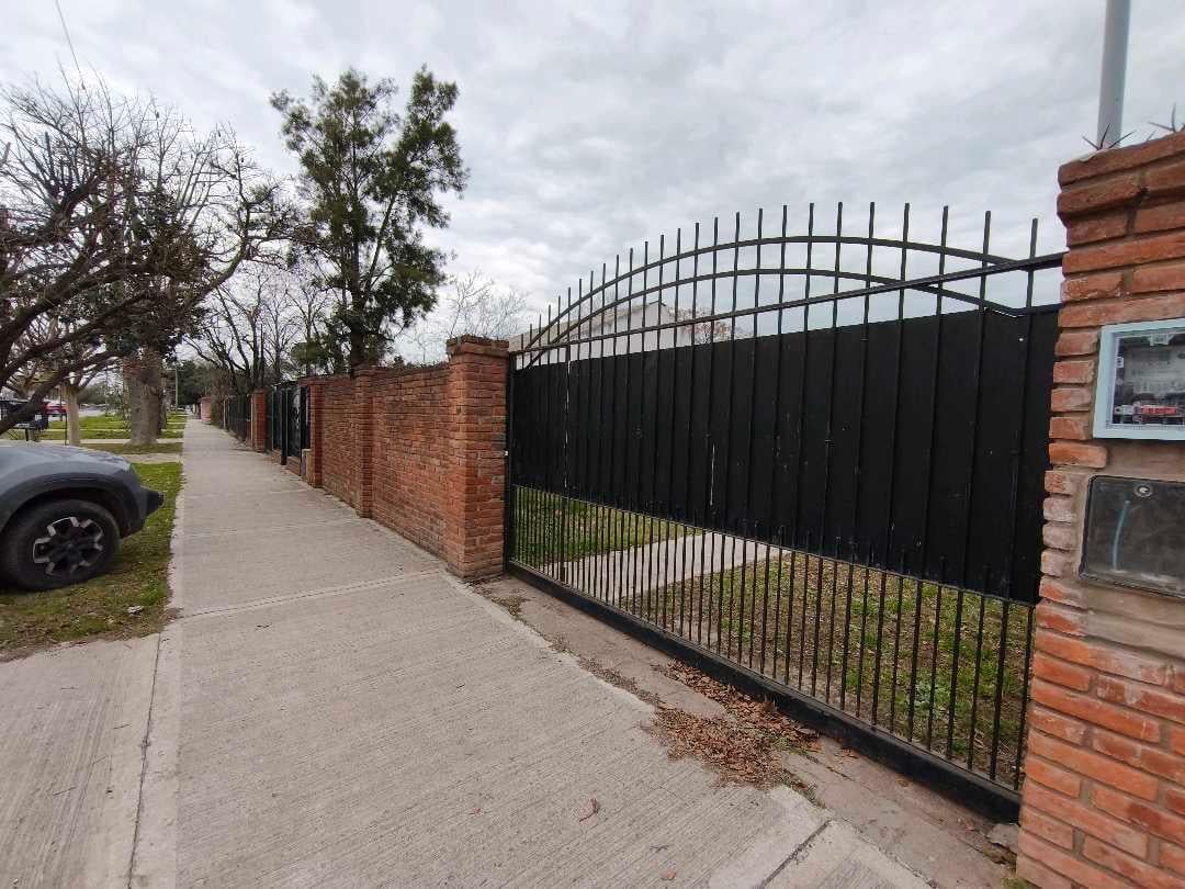 Alquiler de casa de 2 amb- Barrio parque- Paso Del Rey