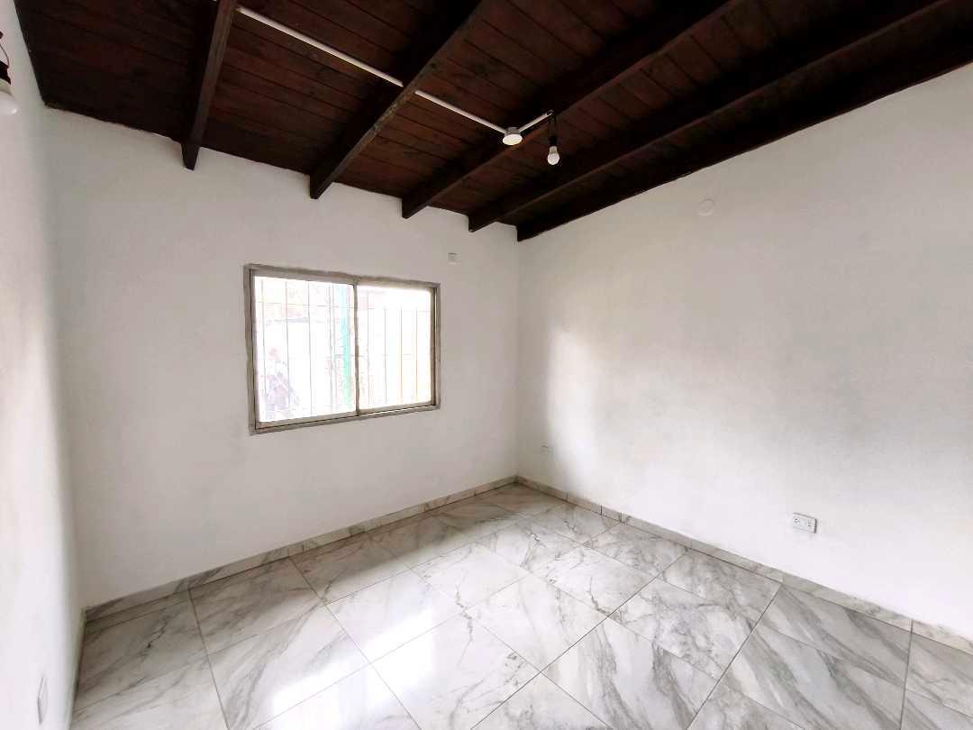Foto de Alquiler de casa de 2 amb- Barrio parque- Paso Del Rey, imagen 5