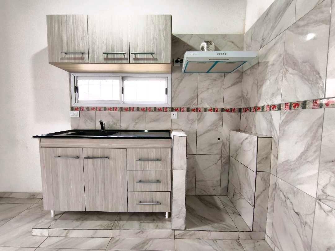 Foto de Alquiler de casa de 2 amb- Barrio parque- Paso Del Rey, imagen 3