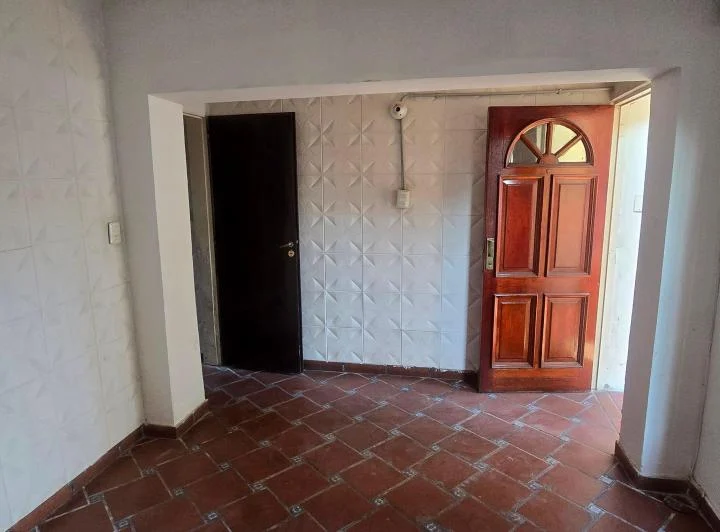 CASA EN ALQUILER EN VILLA CABRERA MB UBICACION!!! 4