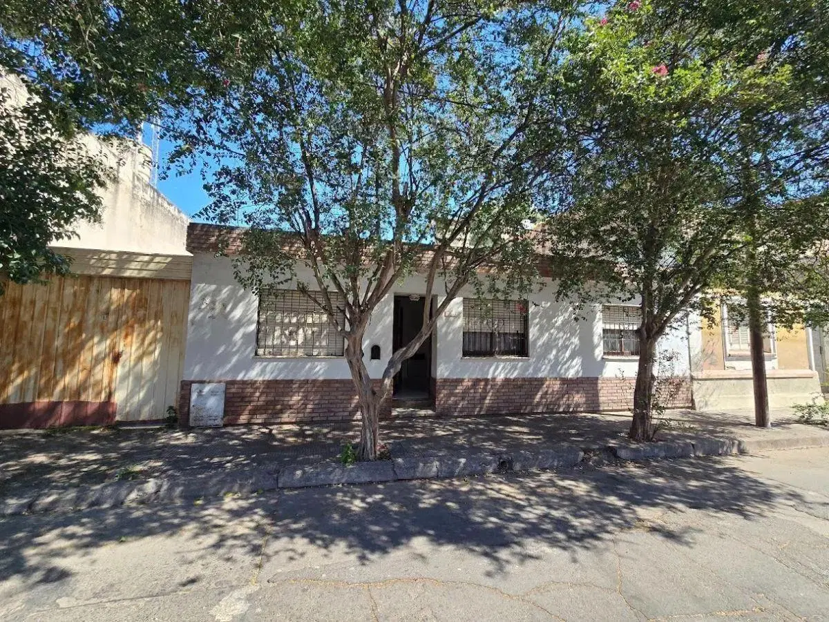Increible! Casa Mas Galpon en Barrio Alberdi 3