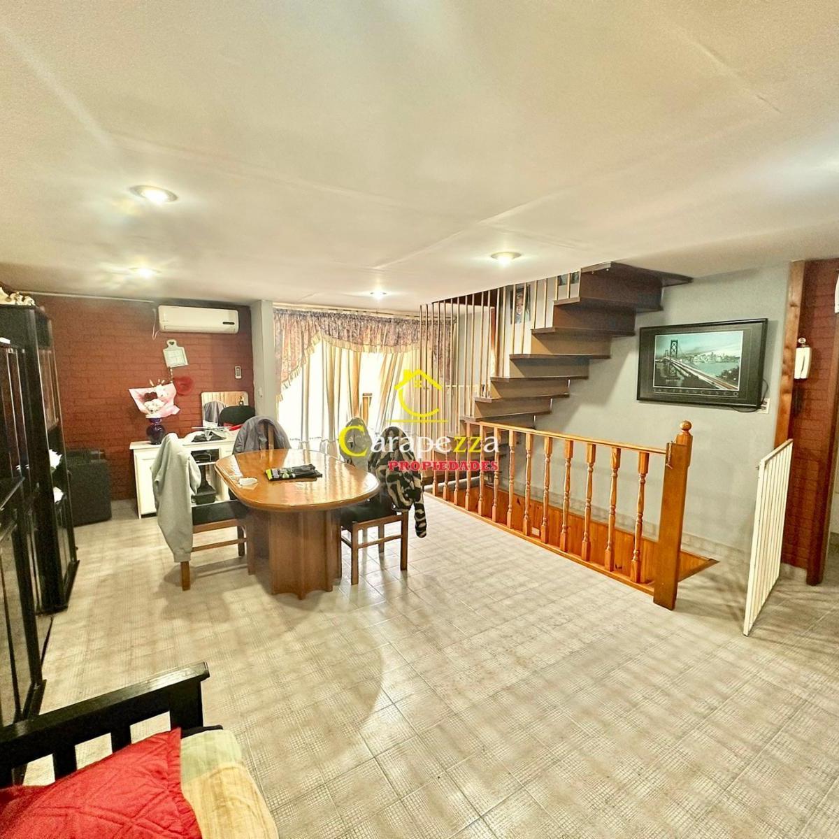 Departamento 5 Amb en Venta en Caseros