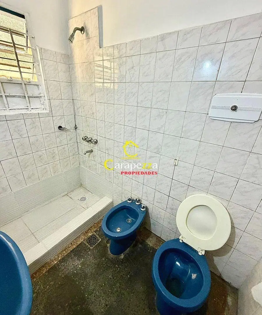Departamento 2 Amb Planta Baja al Frente en Alquiler en Caseros / Sin Expensas . 3