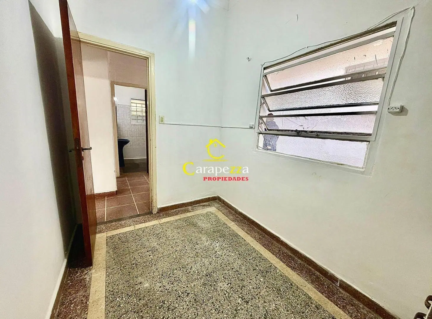 Departamento 2 Amb Planta Baja al Frente en Alquiler en Caseros / Sin Expensas . 5