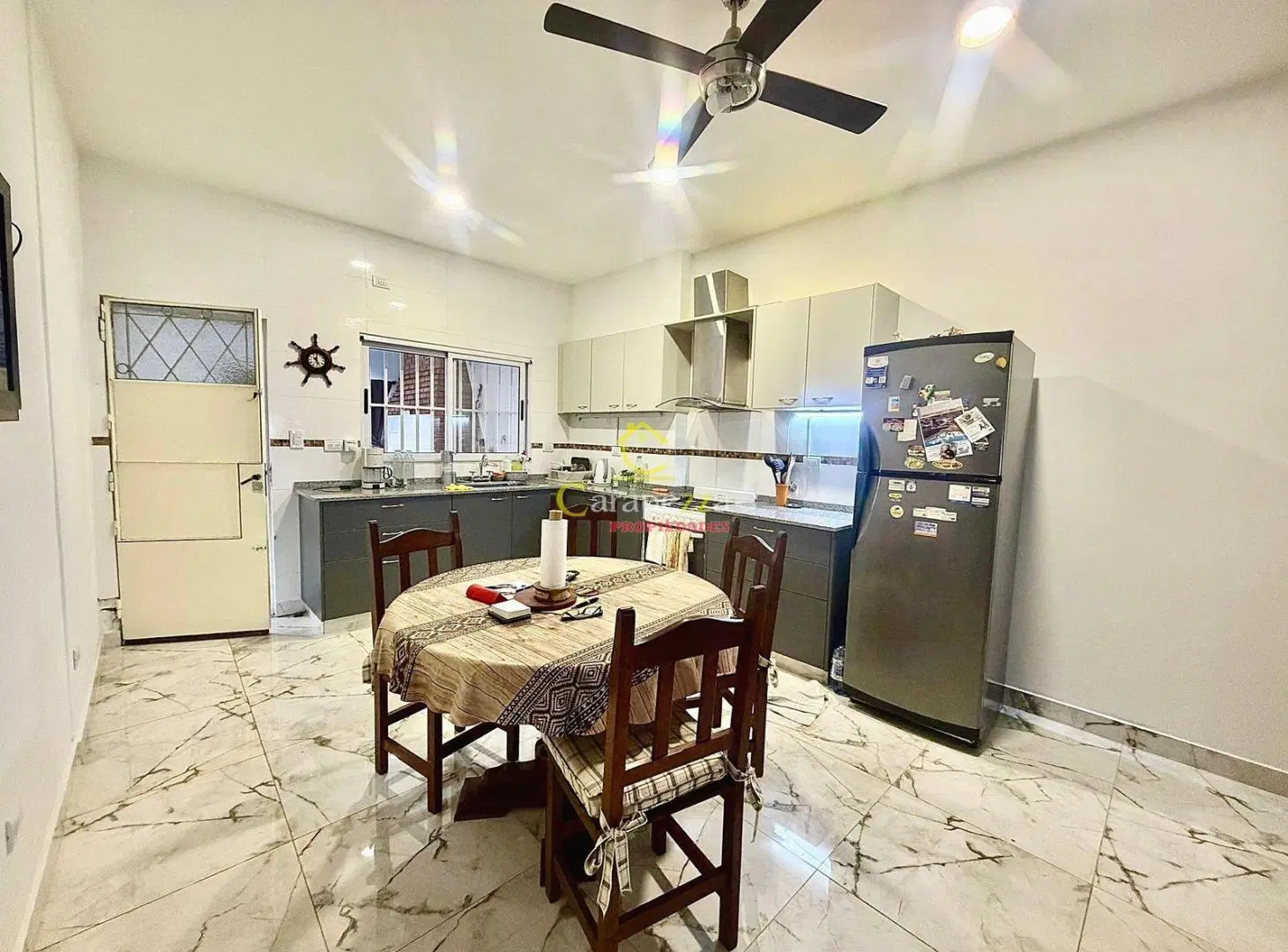 Venta Hermosa Casa 3 Amb en Caseros 4