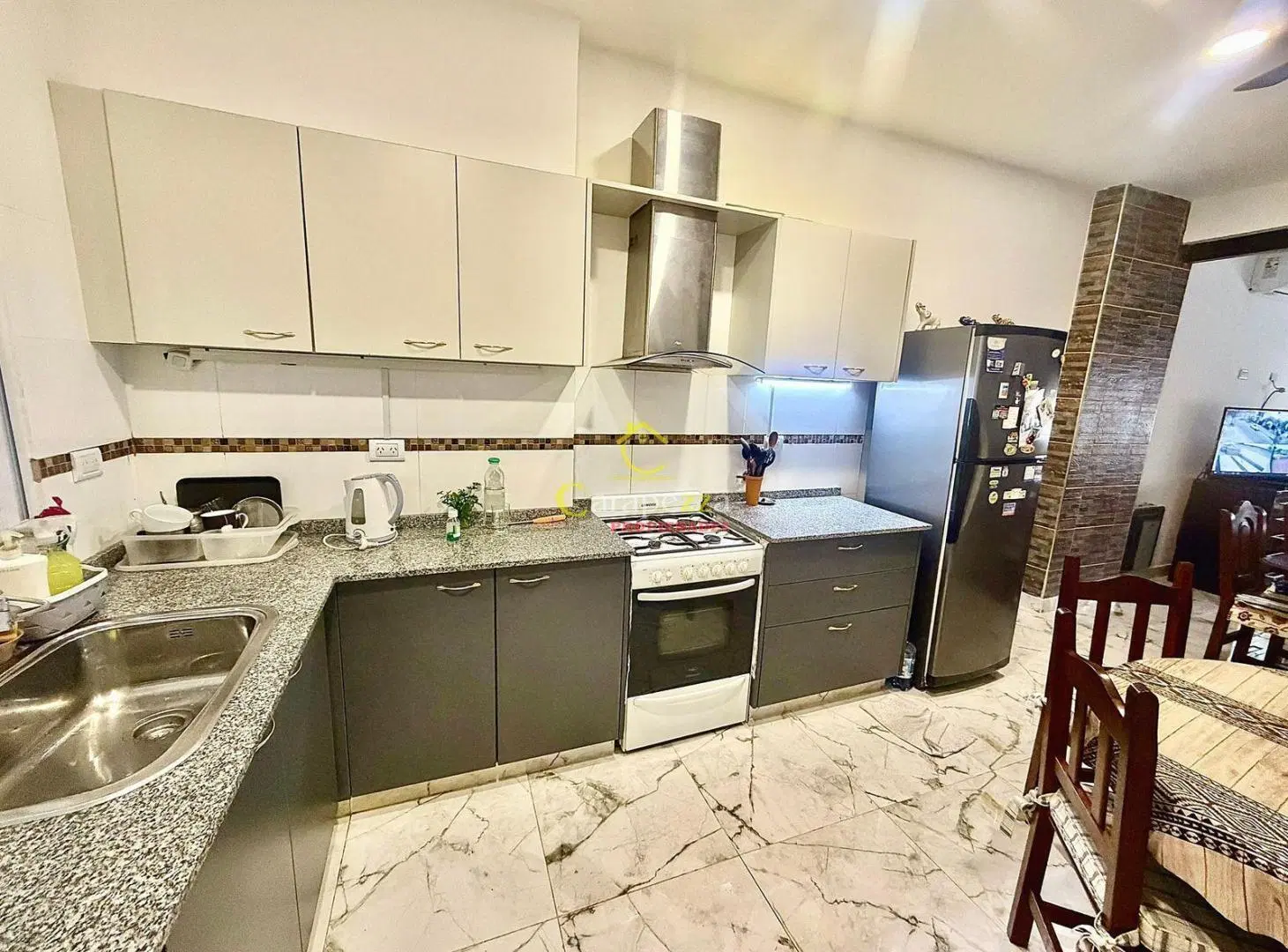 Venta Hermosa Casa 3 Amb en Caseros 2