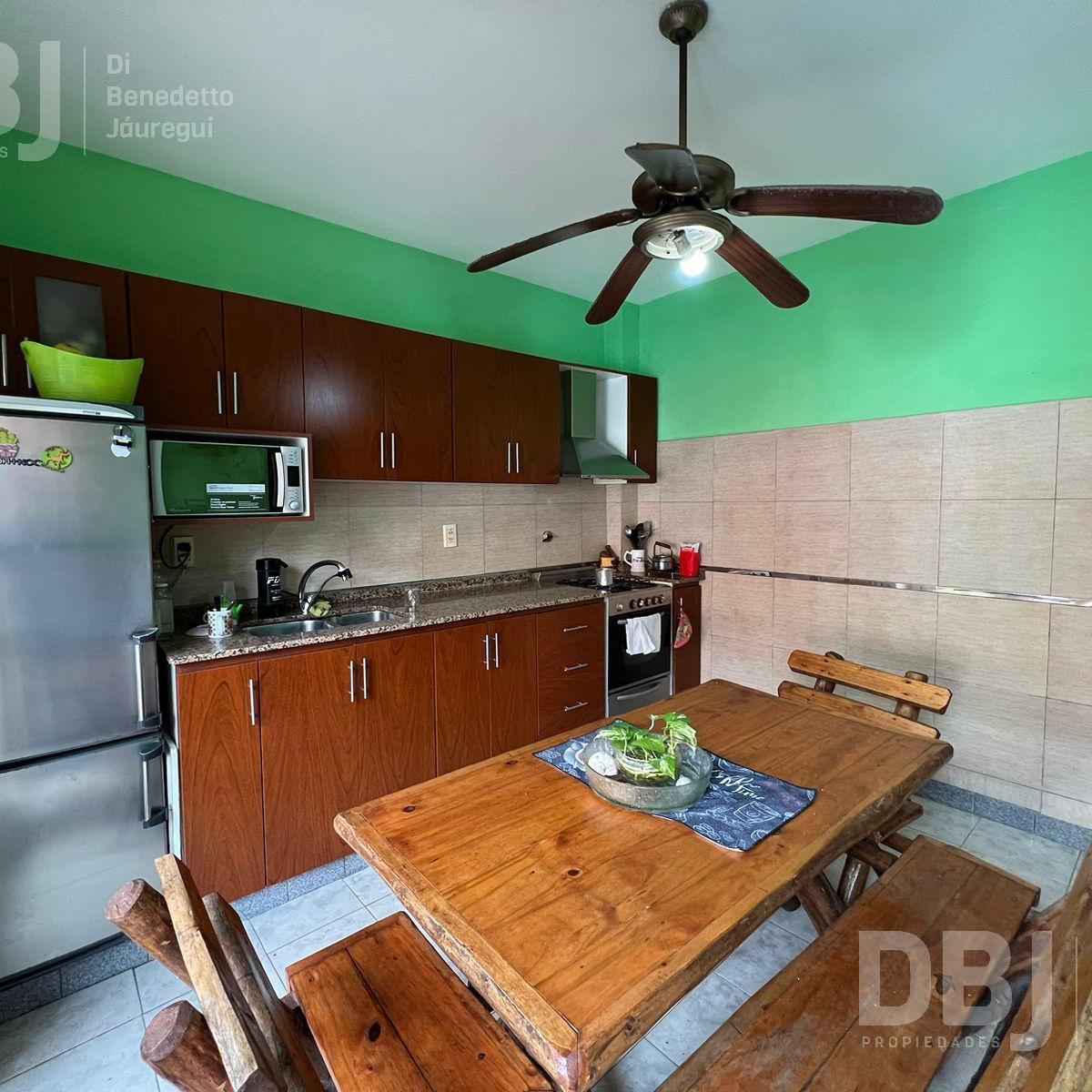 VENTA DE CASA 6 AMBIENTES EN LA TABLADA