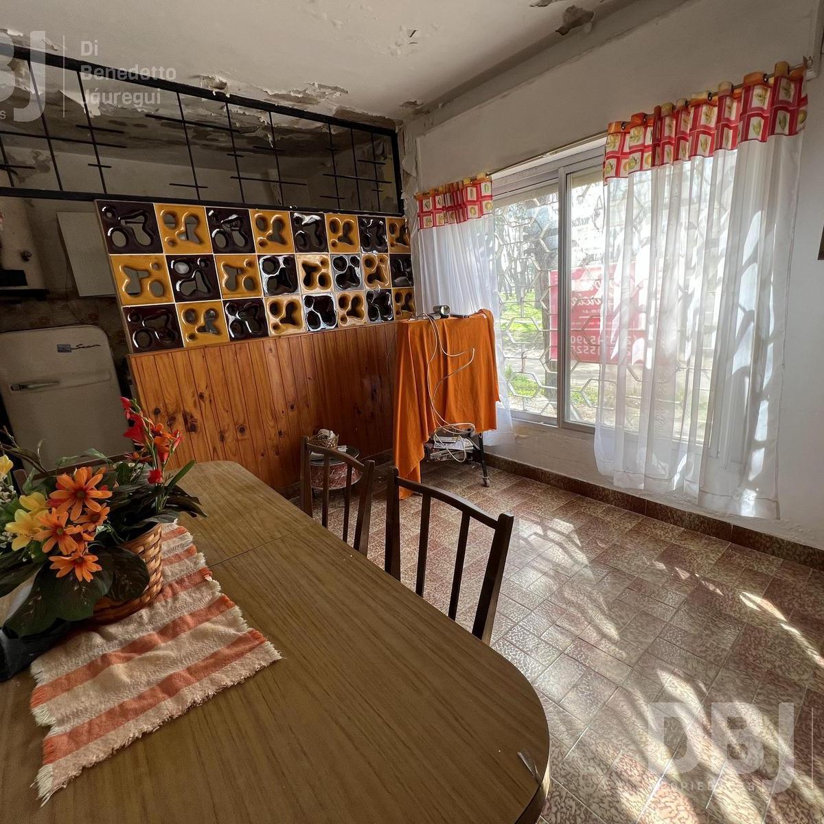 Venta de Casa Multifamiliar con 3 Departamentos en Mar de Ajo 4