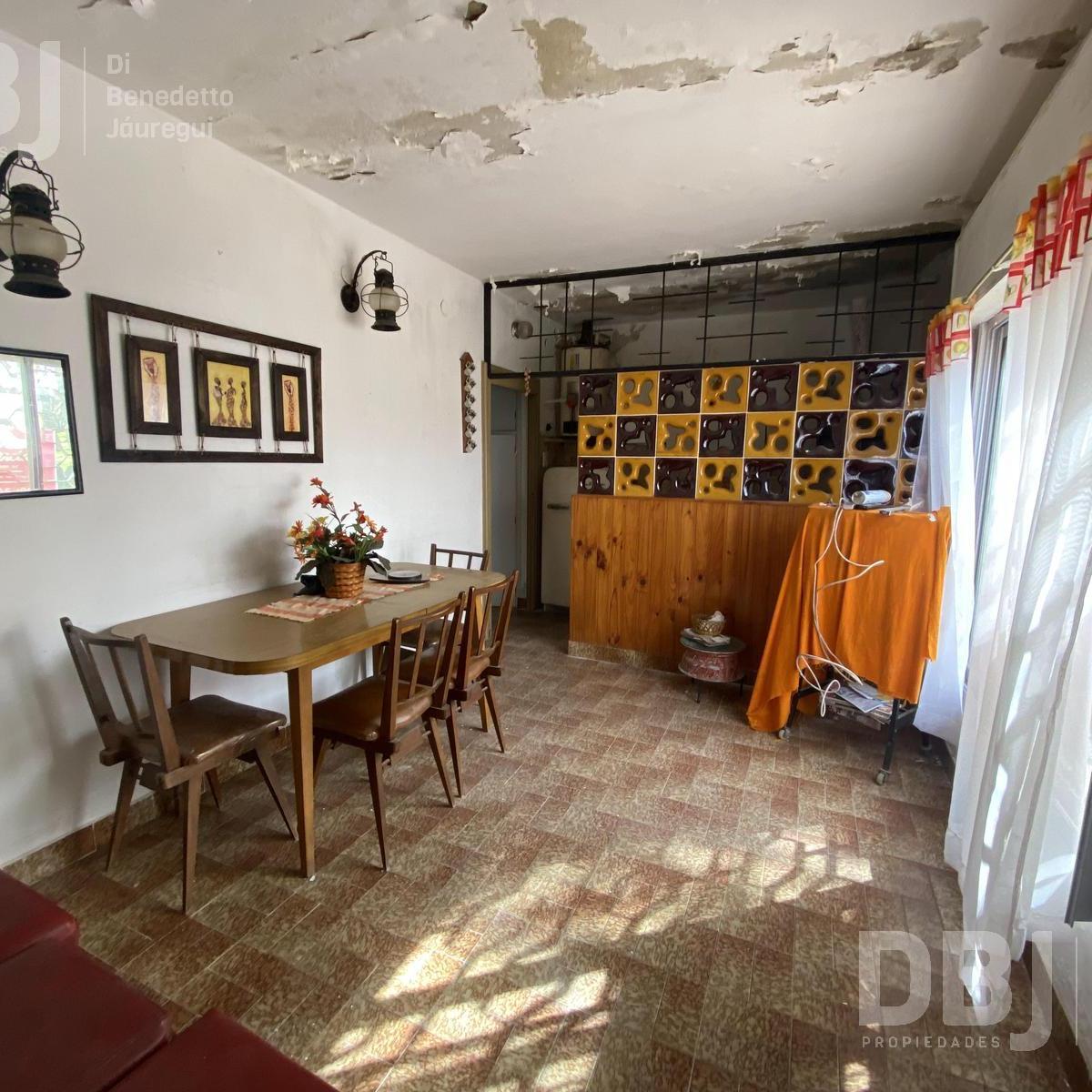 Venta de Casa Multifamiliar con 3 Departamentos en Mar de Ajo 5