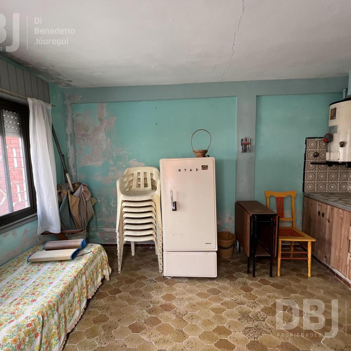 Venta de Casa Multifamiliar con 3 Departamentos en Mar de Ajo 1