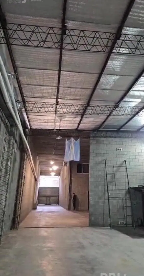 ALQUILER GALPON 420m2 EN VILLA MADERO (Sobre Av. Crovara) 2