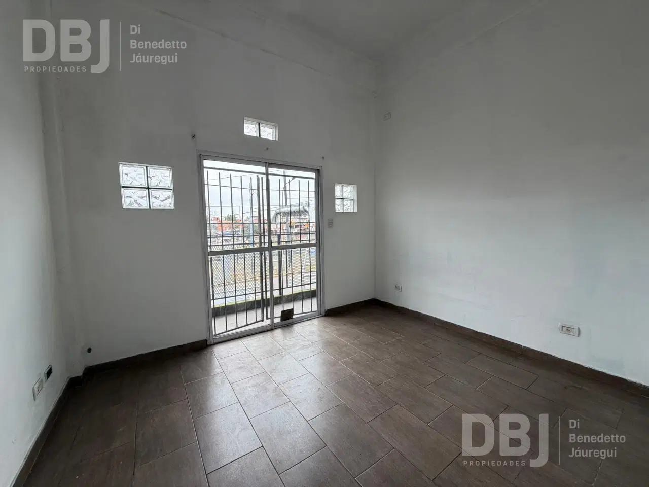 Departamento en Gregorio De Laferrere 4