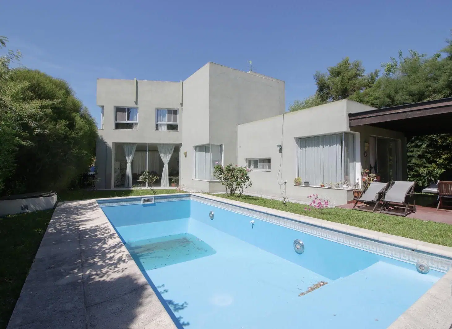 Casa en Venta de 4 ambientes / Barrio Buen Retiro - Pilar - Apto crédito / ACEPTA PERMUTA 4