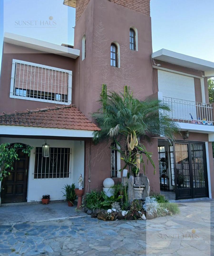 Casa Multifamiliar con 3 Unidades Independientes EN VENTA - Los Polvorines