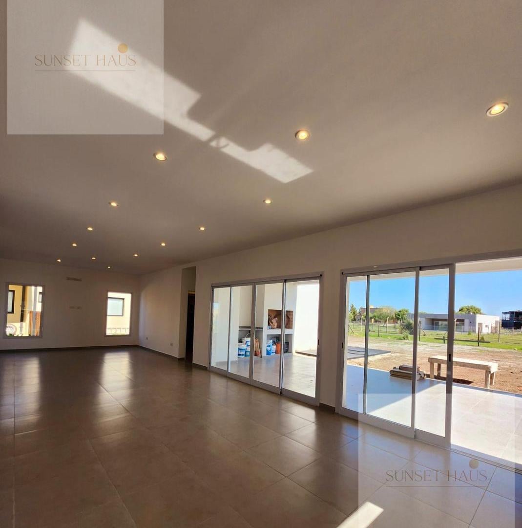 VENTA CASA 5 AMBIENTES SAN SEBASTIAN FINANCIA