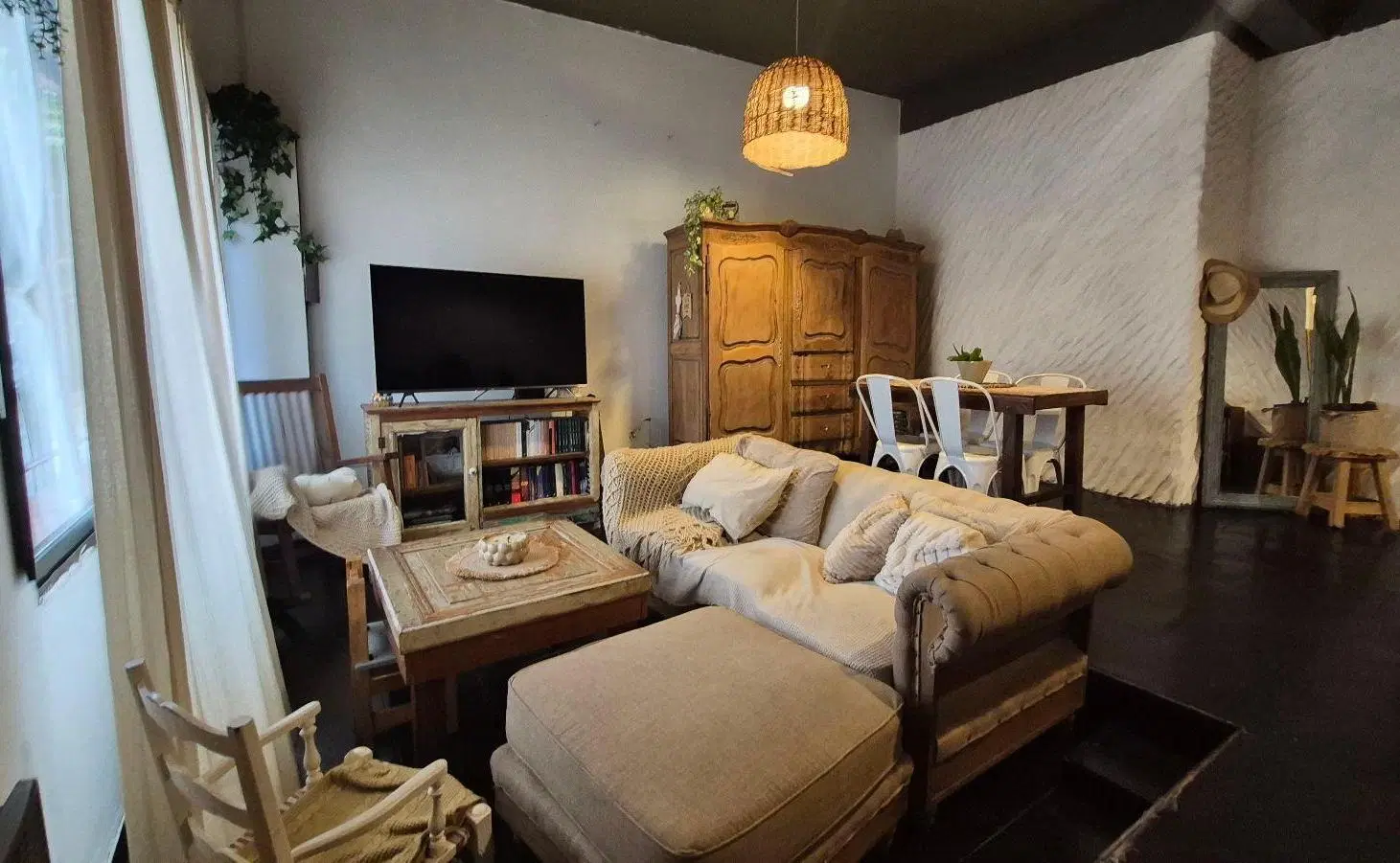 Venta de Propiedad Multifamiliar en San Fernando con 4 Unidades y Potencial de Desarrollo 3
