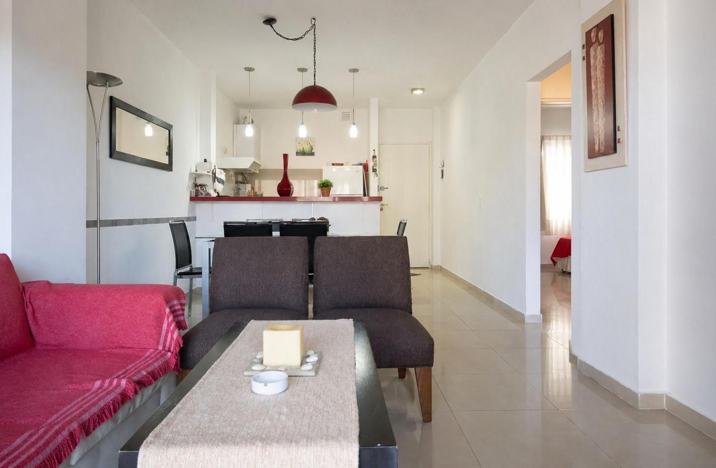Foto de VENTA Departamento 3 ambientes amueblado + balcón con parrilla y cochera, imagen 5