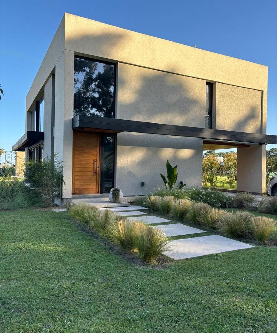 Casa en ALQUILER, en barrio privado Azahares del Paraná, Fighiera, Santa Fe.