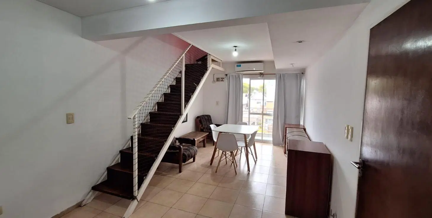 Departamento DÚPLEX EN VENTA, de 1 dormitorio, 2 Balcones (con parrillero exclusivo) 1