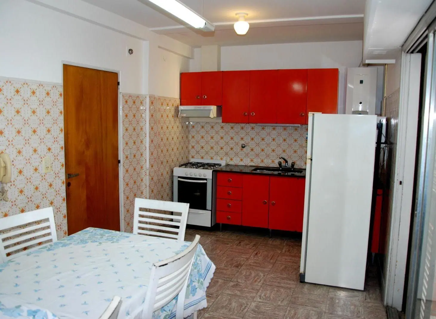 Departamento de 2 dormitorios con patio en pichincha 100 m2 totales 2