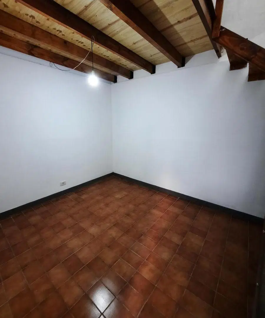 Casa de pasillo en alquiler Barrio Martin 2 dormitorios parrillero!!! 1