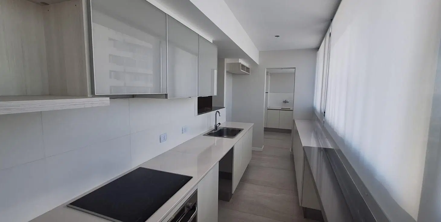 Departamento premium EN ALQUILER C/COCHERA, 2 dormitorios, balcón con vista panorámica al Rio Paraná 2