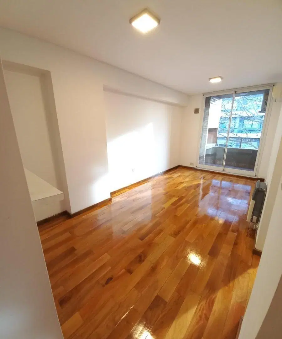 Departamento CON COCHERA en  ALQUILER, 1 dormitorio, balcón c/parrillero al frente. 8