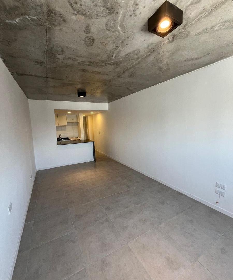 Foto de Monoambiente en VENTA, MORENO Y MONTEVIDEO, luminoso orientación ESTE, sin balcón, imagen 3