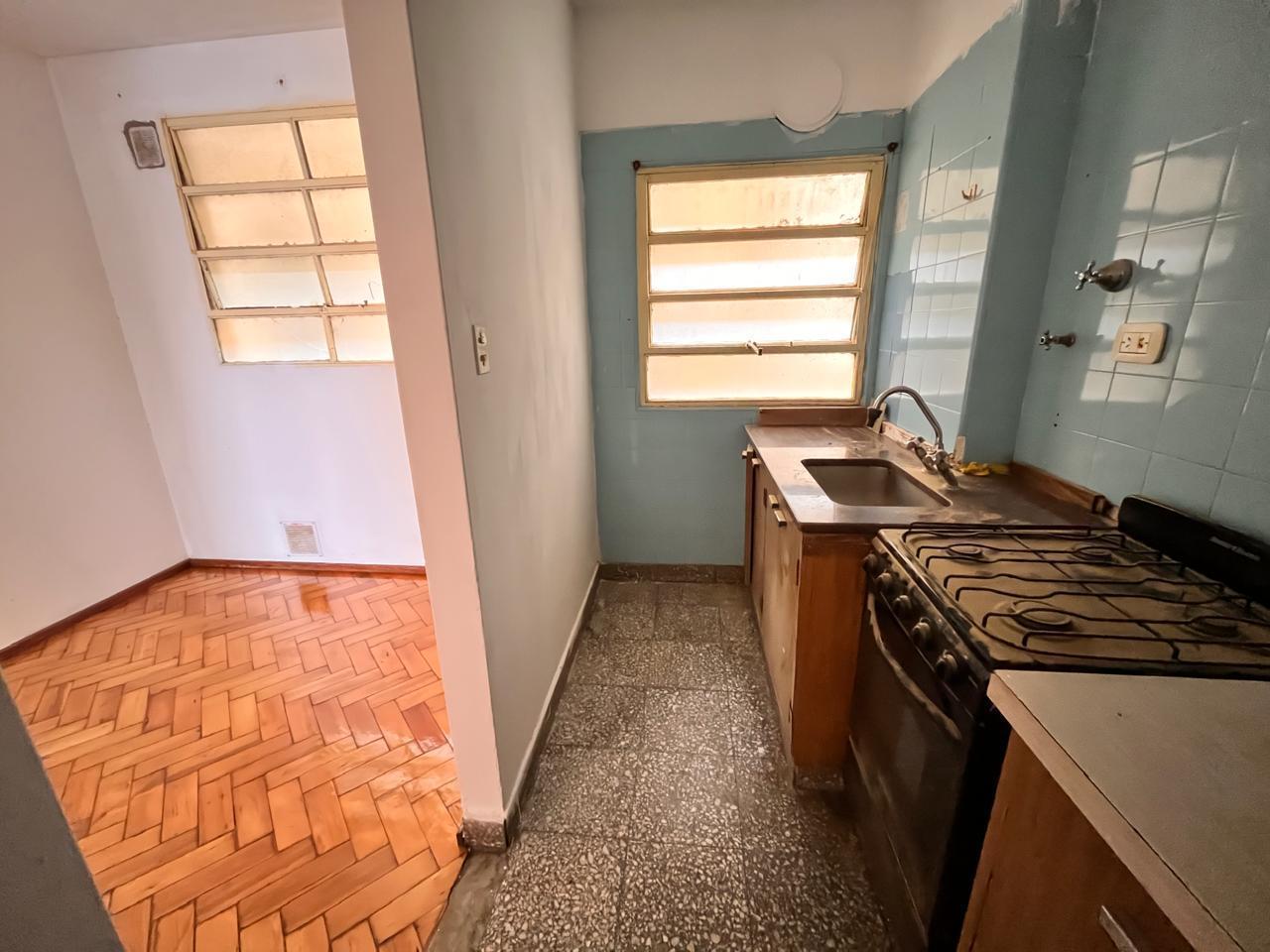 Foto de Departamento en ALQUILER, 1 dormitorio, balcón al frente. Centro, imagen 2