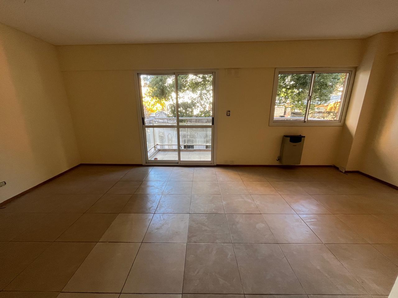 Foto de Departamento EN ALQUILER, monoambiente divisible, CON BALCON AL FRENTE., imagen 1