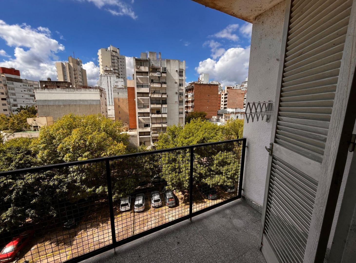 Foto de Departamento de 1 dormitorio con balcón al frente EN ALQUILER, barrio, imagen 2