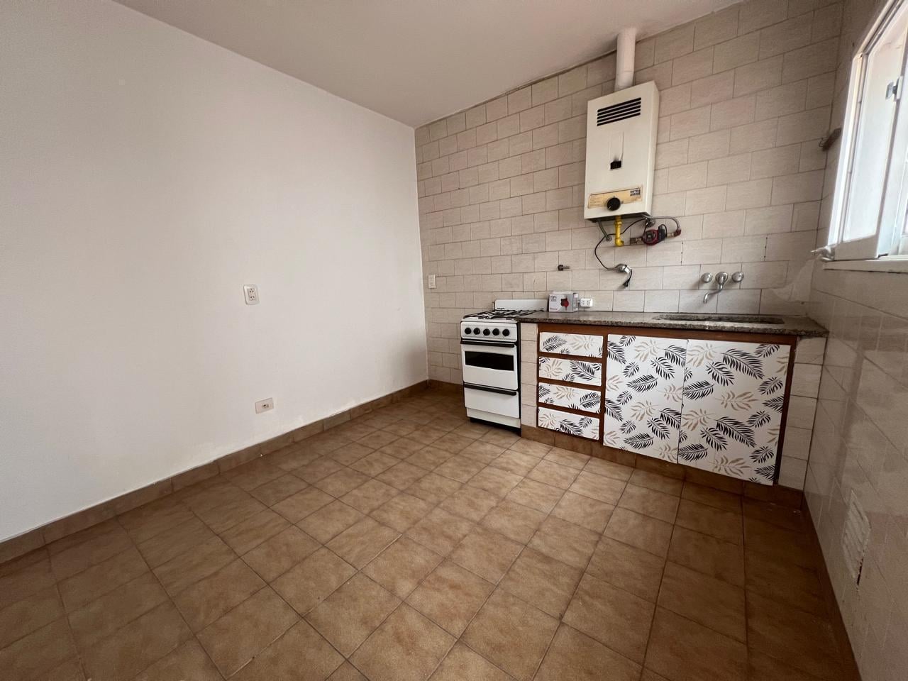 Foto de CASA DE PASILLO en ALQUILER, Amplia con patio, SIN EXPENSAS, centro, imagen 4