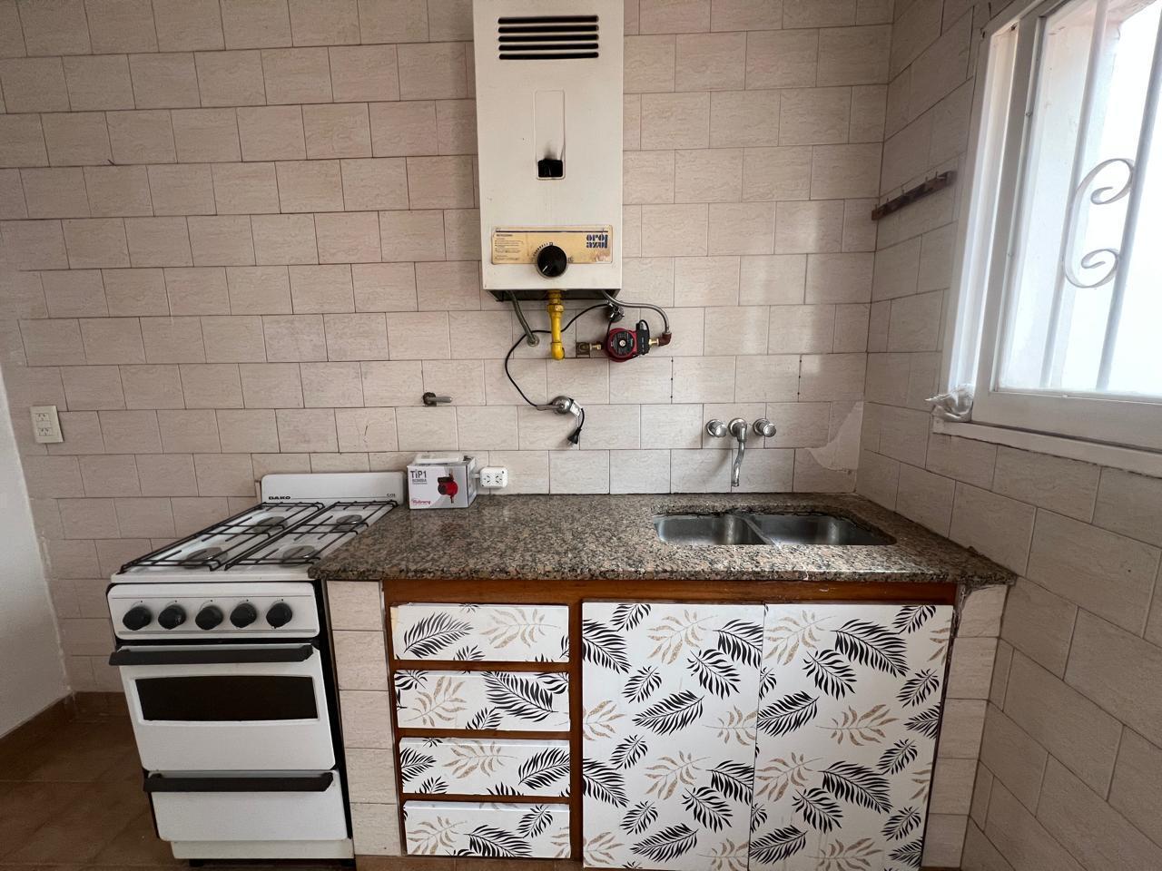 Foto de CASA DE PASILLO en ALQUILER, Amplia con patio, SIN EXPENSAS, centro, imagen 5