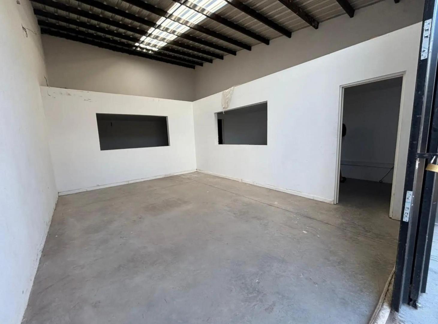 Foto de Galpón en venta en Fisherton, imagen 2