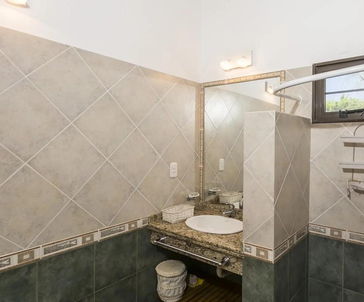 Magnífica Residencia en B° Valenti - Capilla del Monte (01 - 458) 3