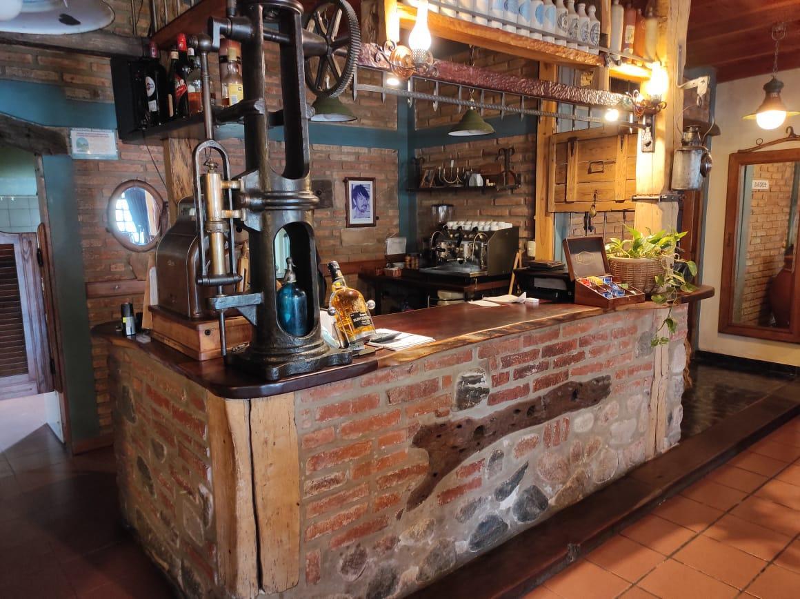 Venta de Reconocido Local Comercial en B° Centro - Capilla del Monte (01 - 487) 2