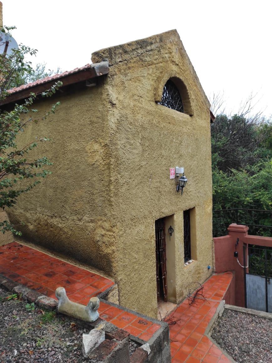 Casona - Castillo con Dos Propiedades en El Mismo Predio, Capilla del Monte. 1