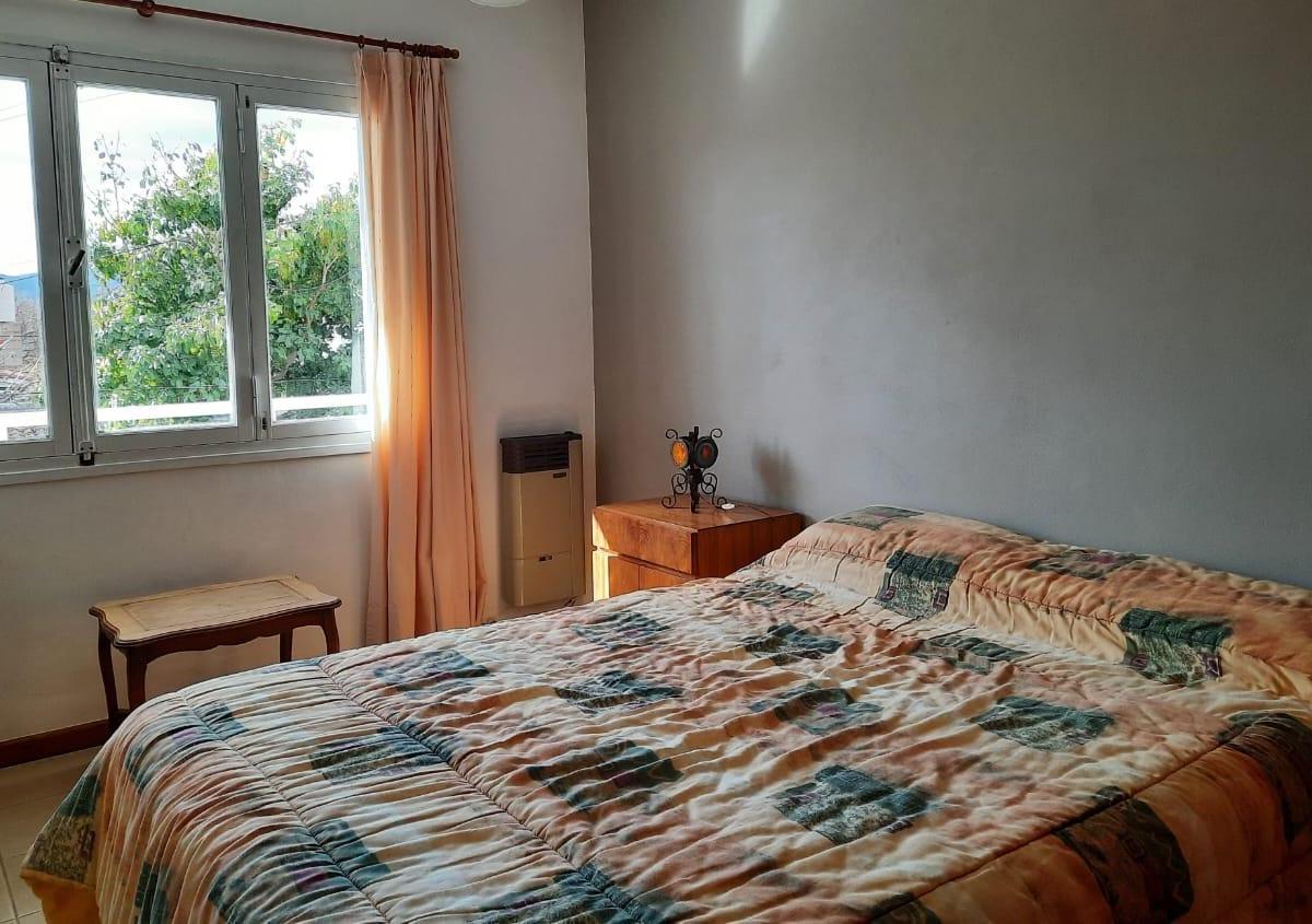 Magnífica Propiedad: Casa, Local y Dpto. B° Centro, Capilla del Monte (01 - 517) 5